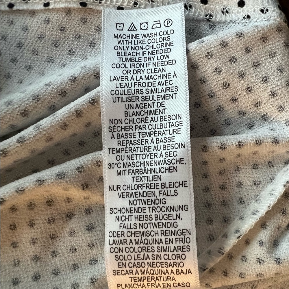 NWT. Adrianna Papell V-Neck Short Sleeve Top - Picture 8 of 9